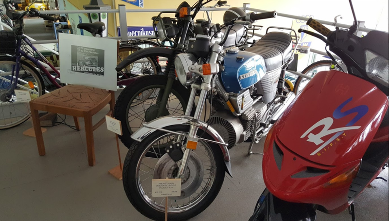 Illustration for article titled Let's Have A Close Look At The Hercules W-2000: The World's First Rotary MotorcycleÂ